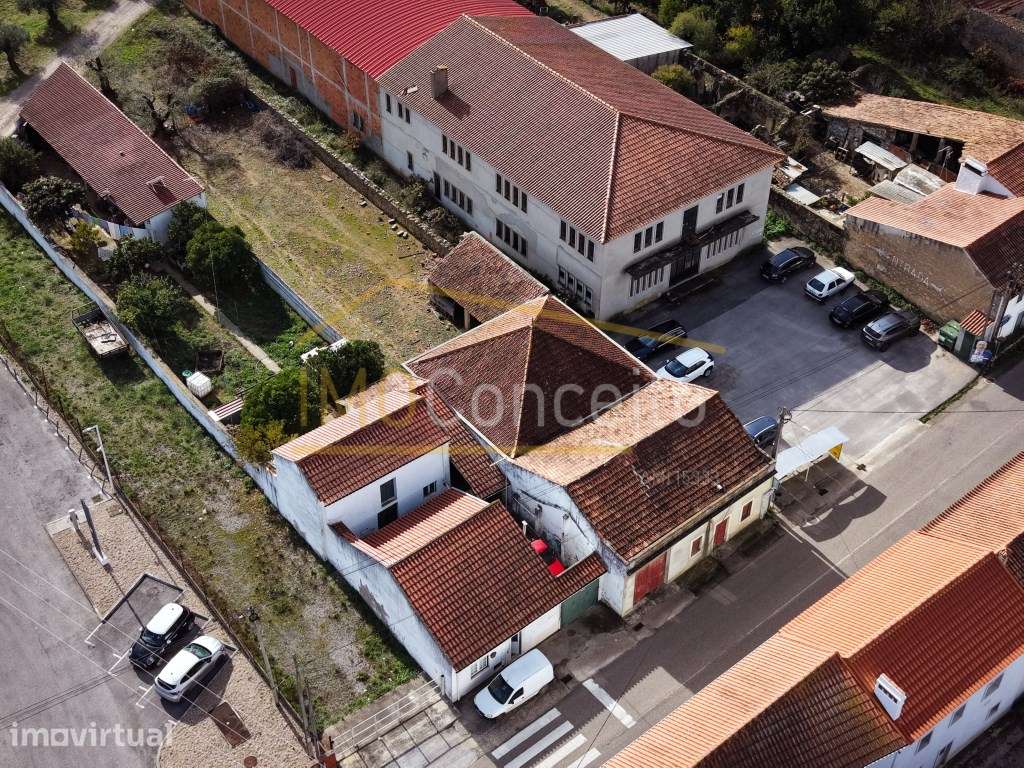 Moradia T4 Térrea 250m2 +Terreno | P/ Renovação - Torres Novas, Zib... - Grande imagem: 4/18
