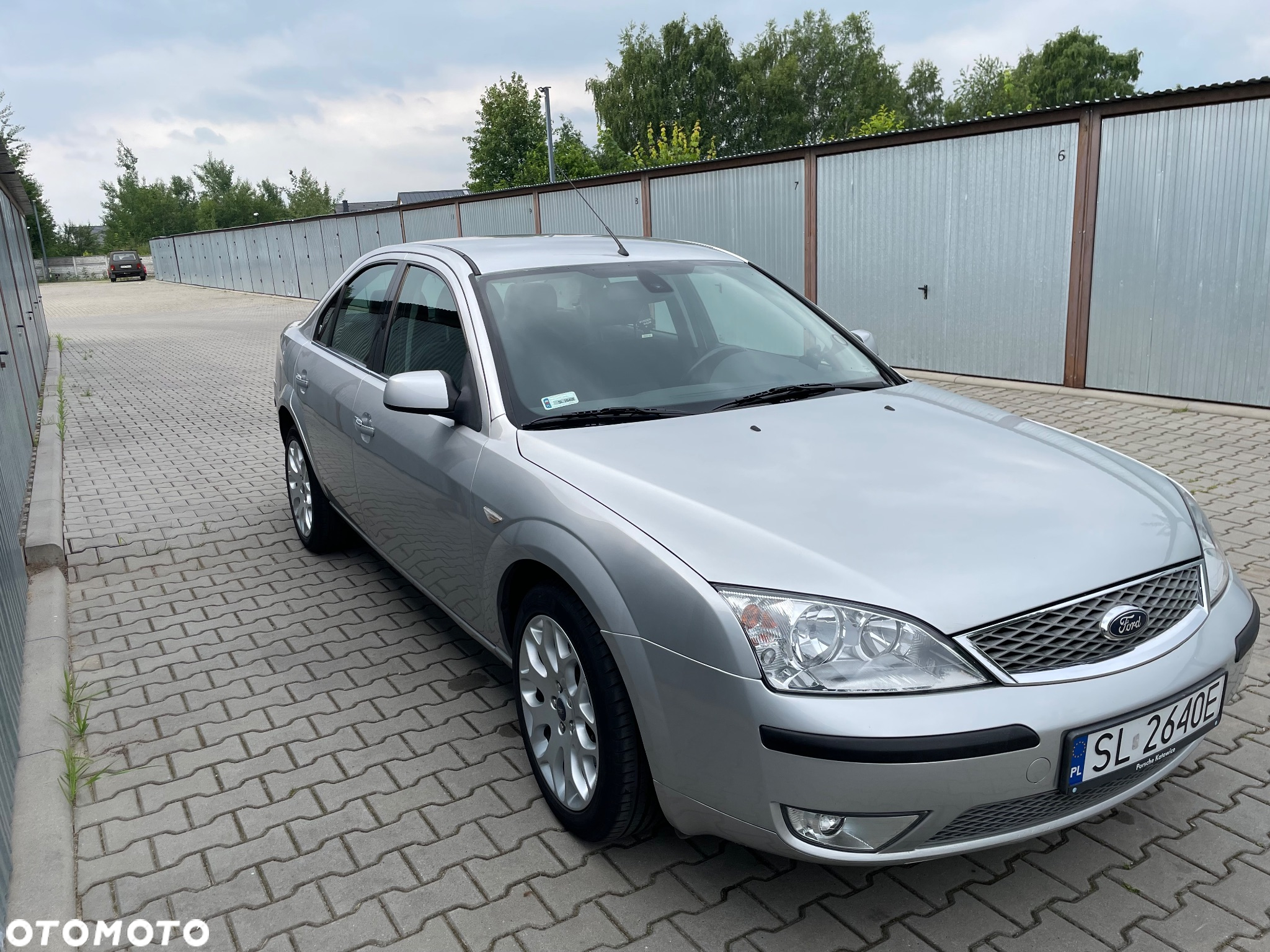 Ford Mondeo 1.8 Ghia - 8