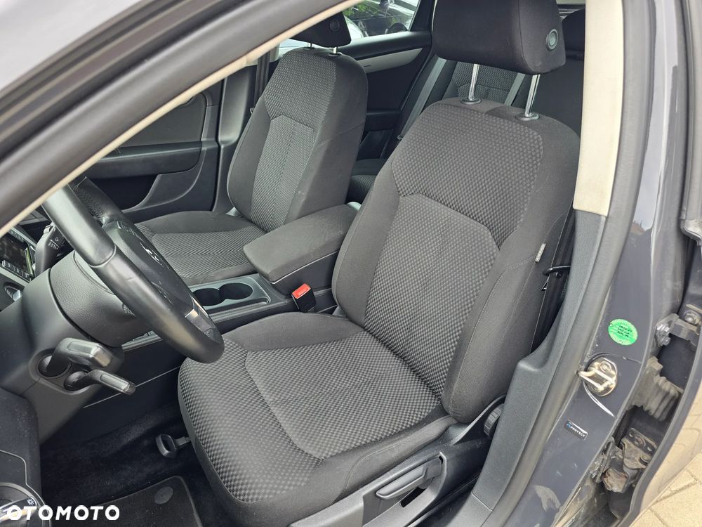 Volkswagen Passat Variant - 12
