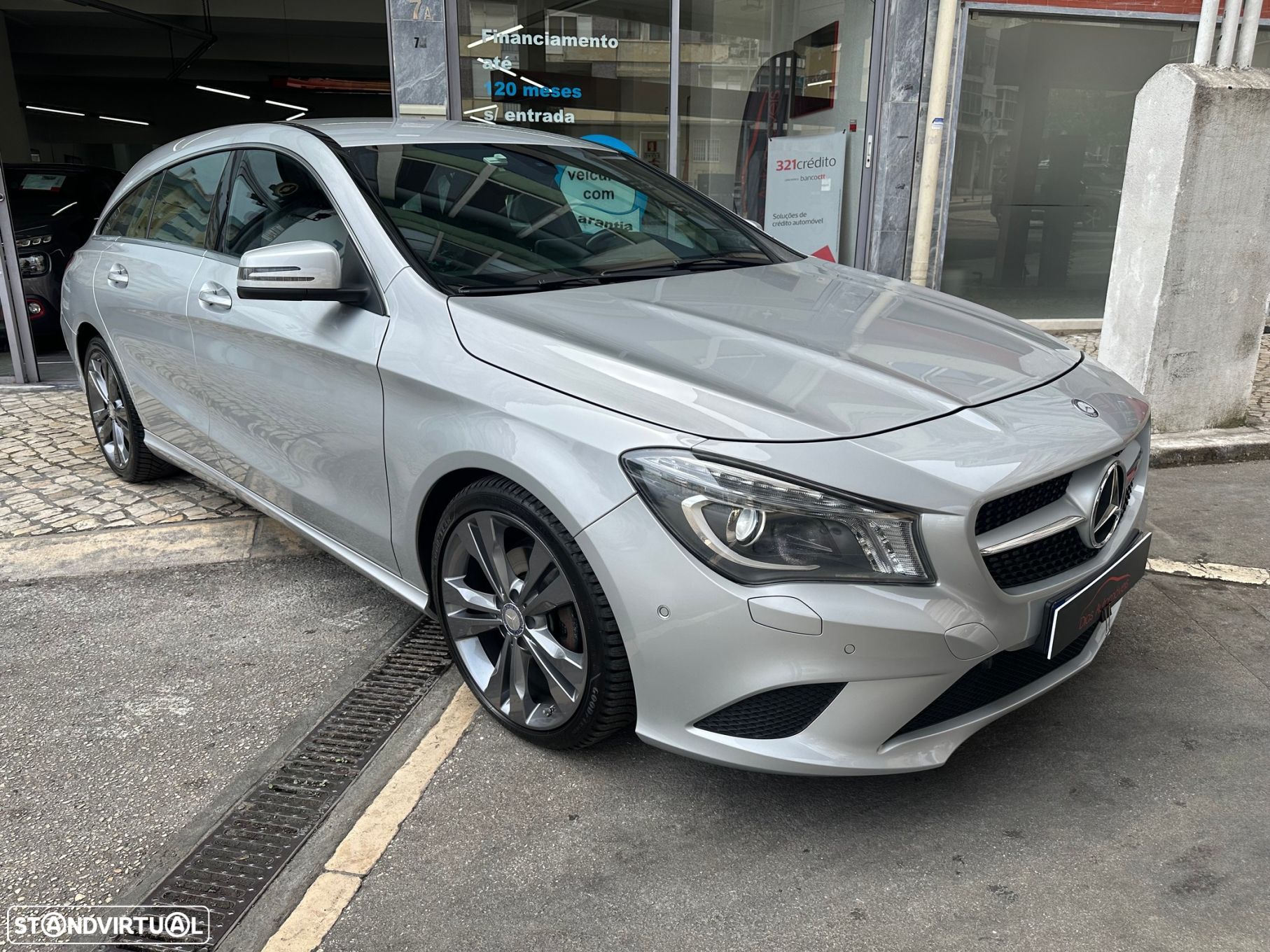 Mercedes-Benz CLA 200 d Shooting Brake Urban Aut. - 1