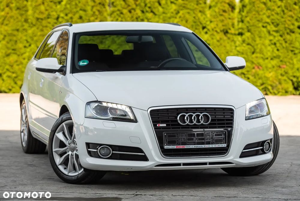 Audi A3 Sportback 1.4 TFSI S line Sportpaket - 4