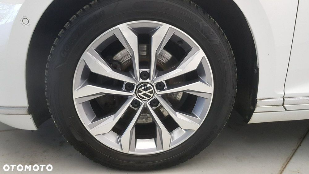 Volkswagen Passat - 9