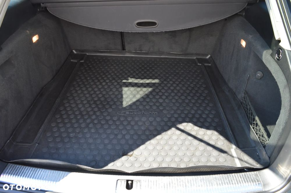 Audi A4 Avant 2.0 TDI DPF quattro S tronic Attraction - 12