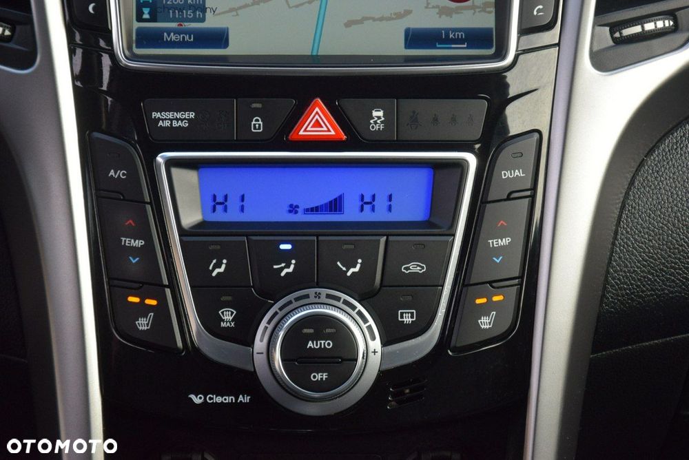 Hyundai i30 1.6 CRDi Fifa World Cup Edition - 26