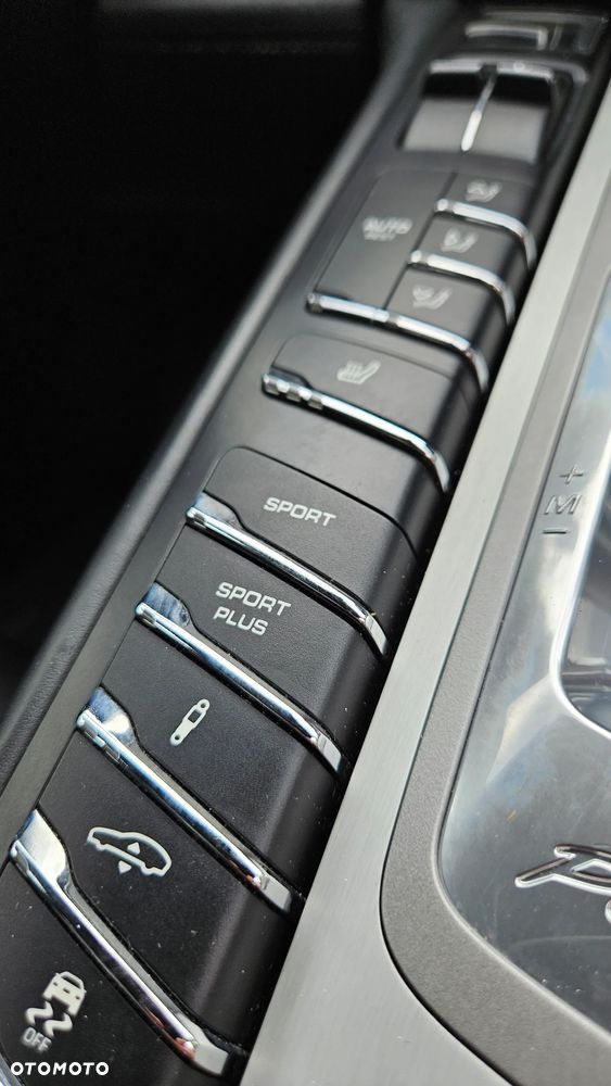 Porsche Panamera S PDK - 11