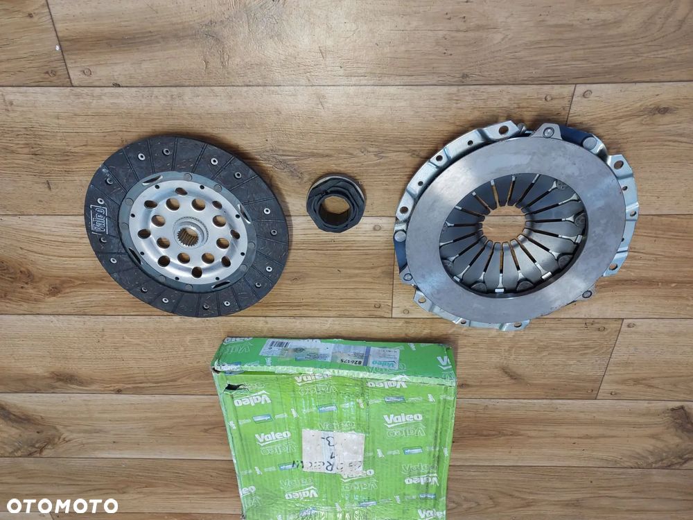 SPRZĘGŁO KPL.228mm AUDI A4 B6; SKODA SUPERB I; VW PASSAT B5, PASSAT B5.5 1.9D 02.00-03.08 - 2