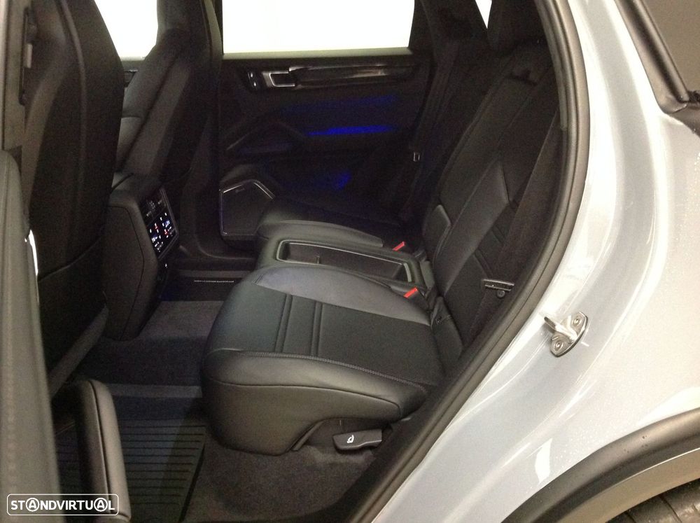 Porsche Cayenne Coupé - 26