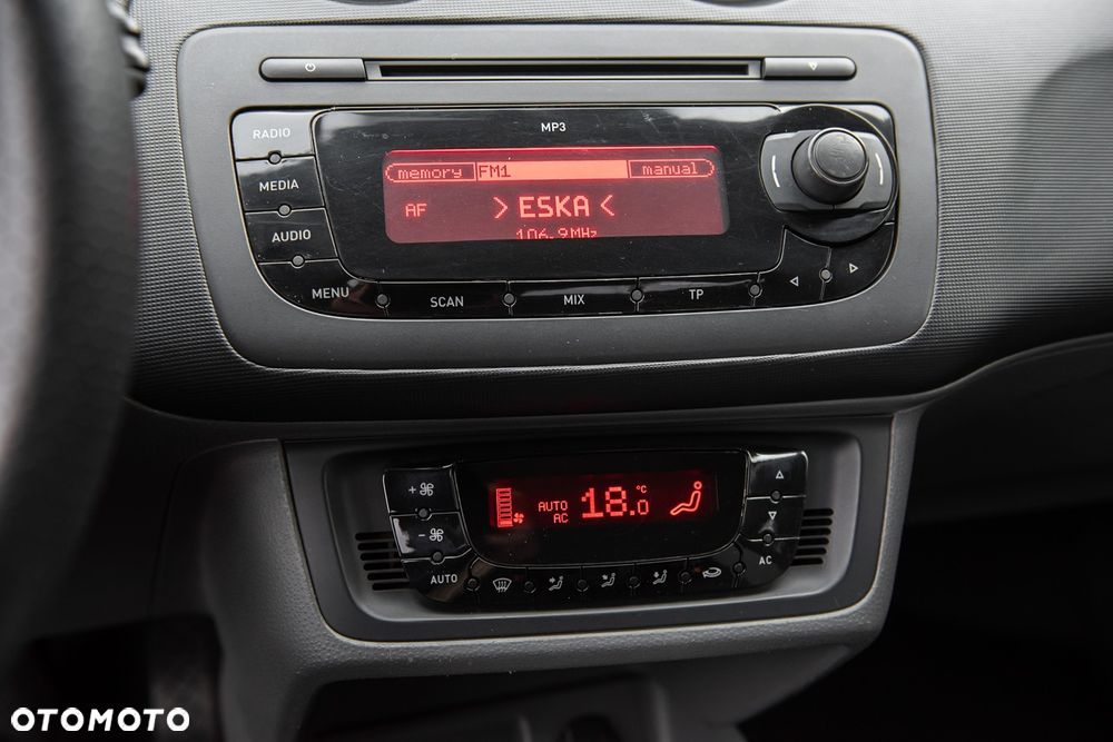 Seat Ibiza 1.6 16V Sport DSG - 25