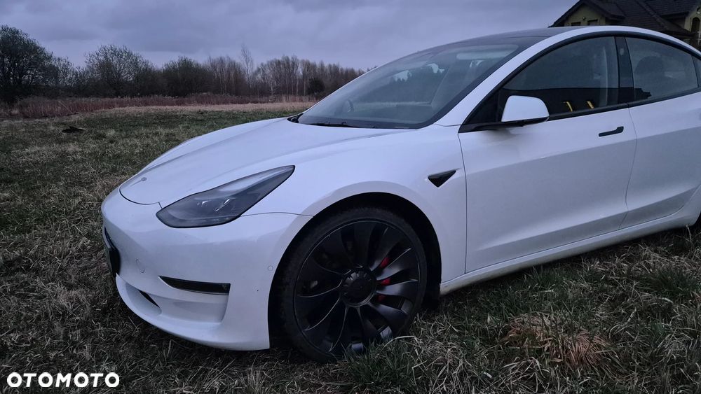 Tesla Model 3 - 3