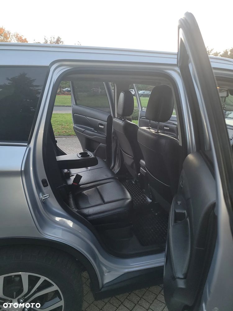 Mitsubishi Outlander 2.2 DI-D 4WD Automatik Diamant Edition - 15