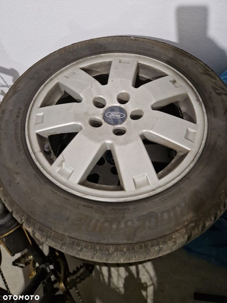 Ford Mondeo - 38