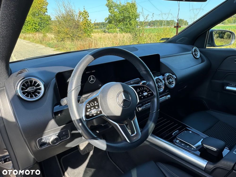 Mercedes-Benz GLA - 10