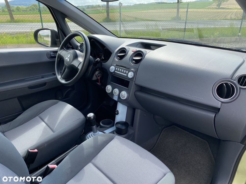 Mitsubishi Colt - 6