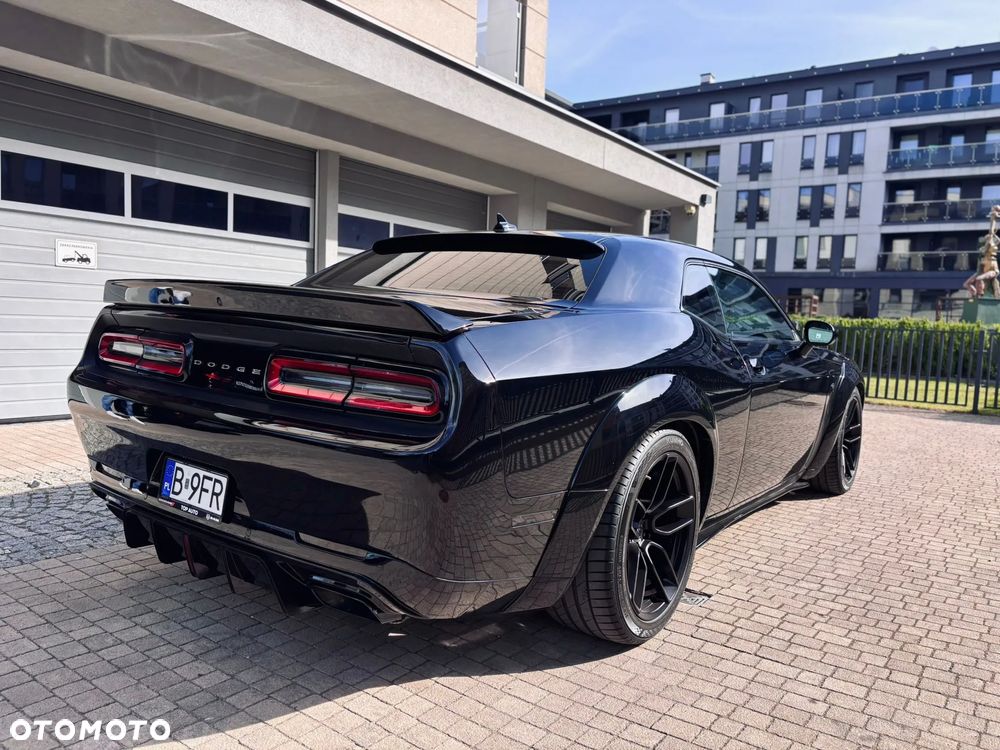 Dodge Challenger - 13