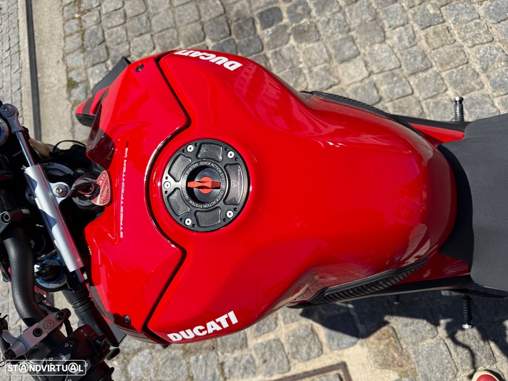 Ducati Streetfighter V4S - 25