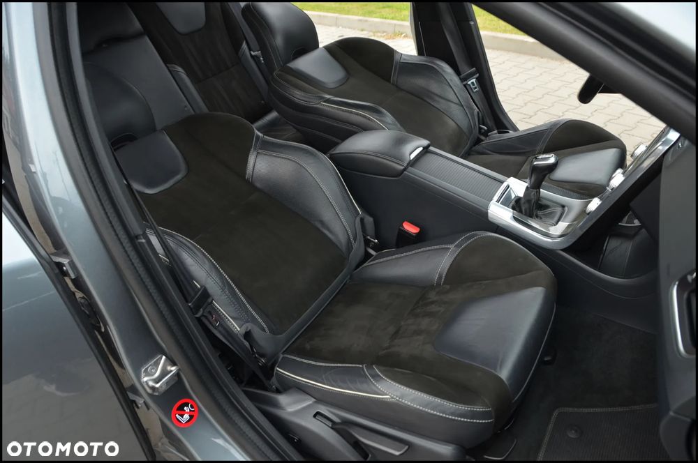 Volvo V60 D2 Drive-E R-Design Momentum - 26