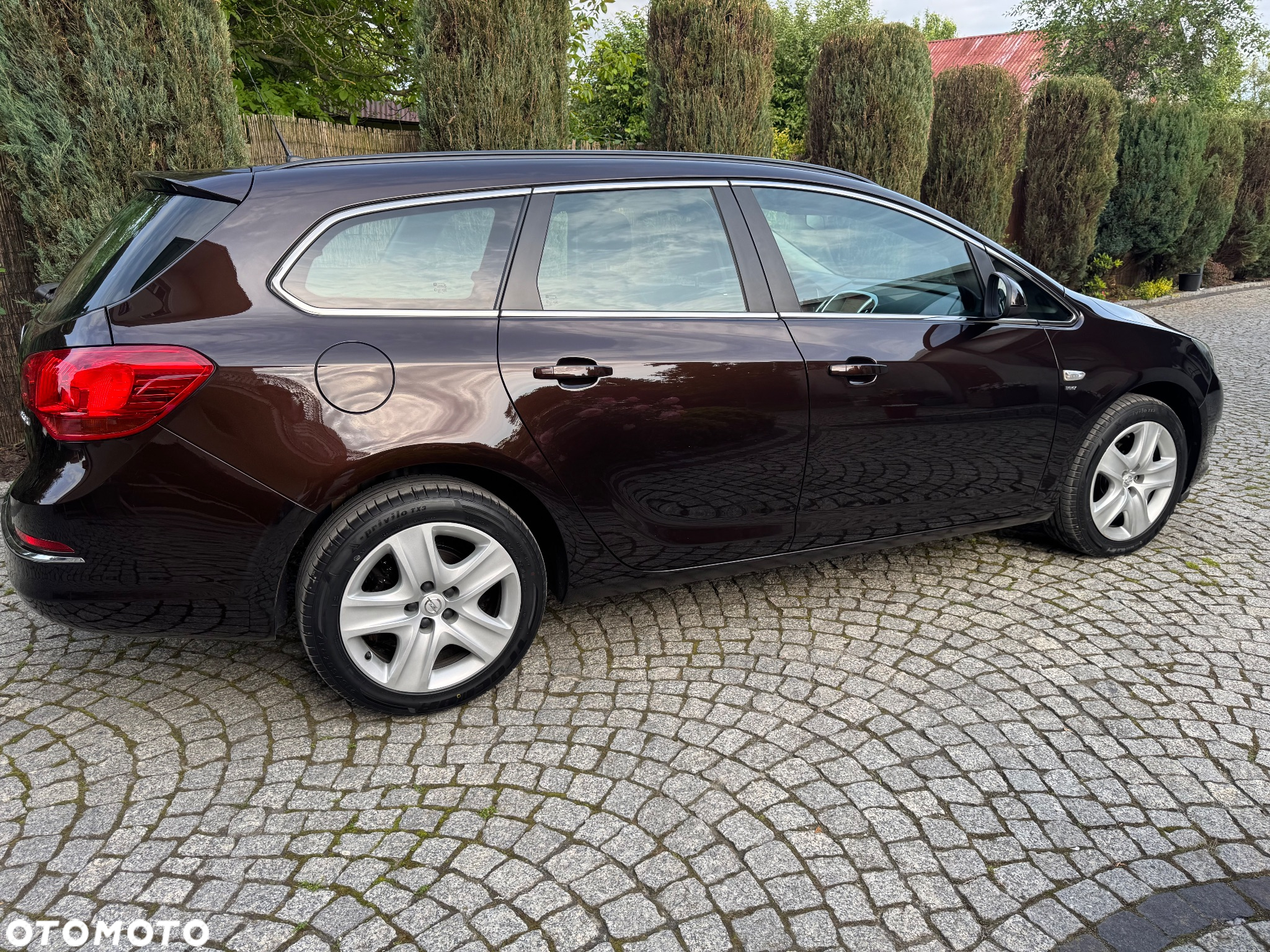 Opel Astra IV 1.4 T Cosmo - 9