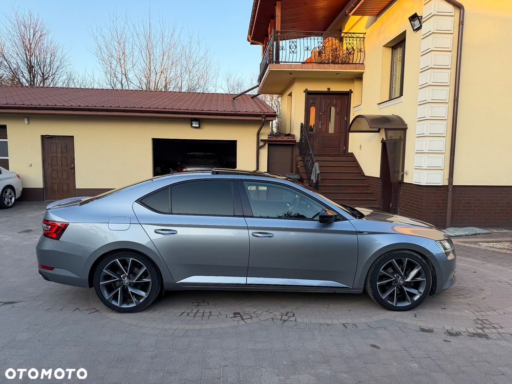 Skoda Superb 2.0 TDI 4x4 Sportline DSG - 8