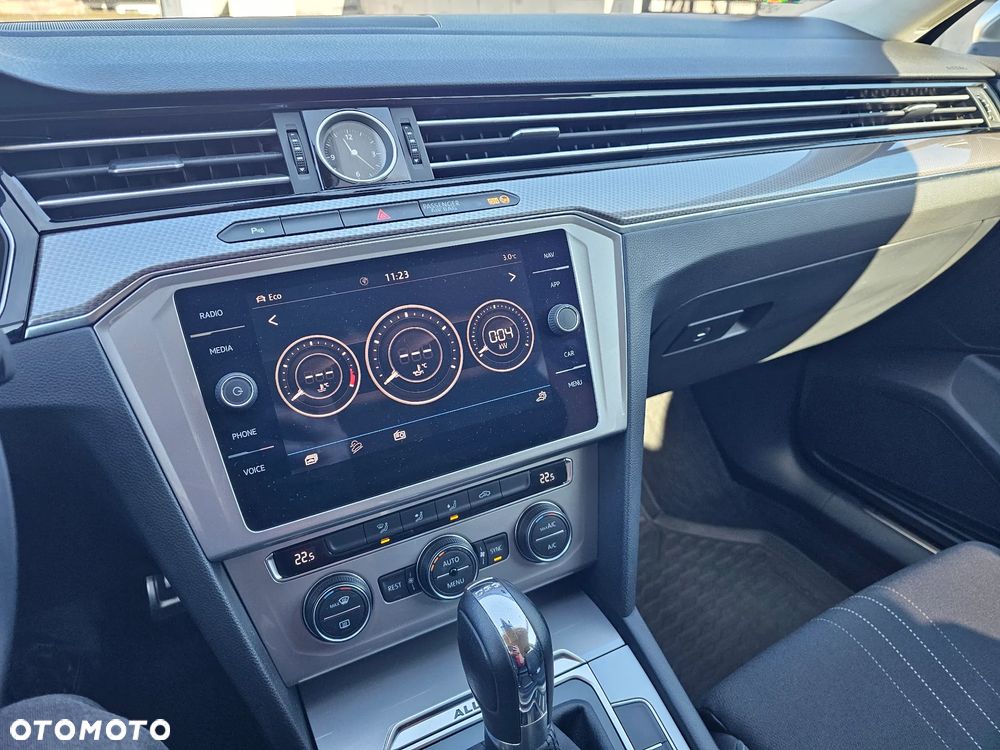 Volkswagen Passat Alltrack - 14