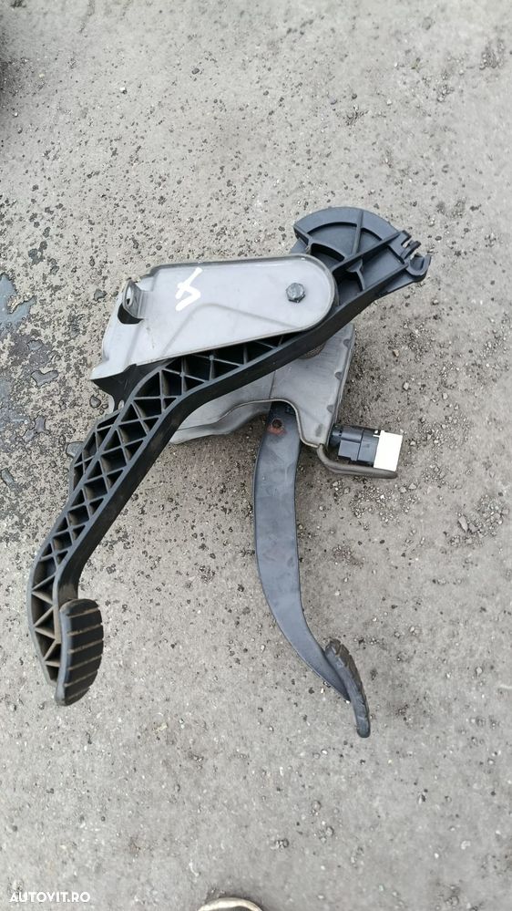 Ax Pedala Frana si Ambreiaj Dacia Logan 2 / Sandero 2 Cod 465106970R - 1