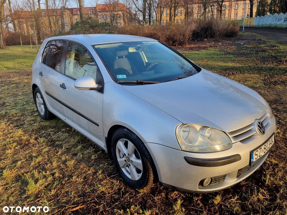 Volkswagen Golf 1.6 FSI United - 2