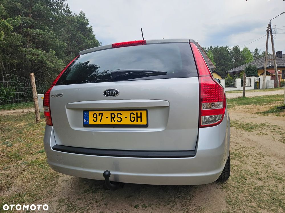 Kia Ceed - 14