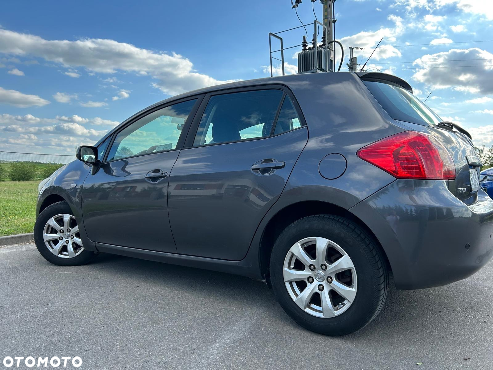 Toyota Auris 1.4 D-4D Premium - 4