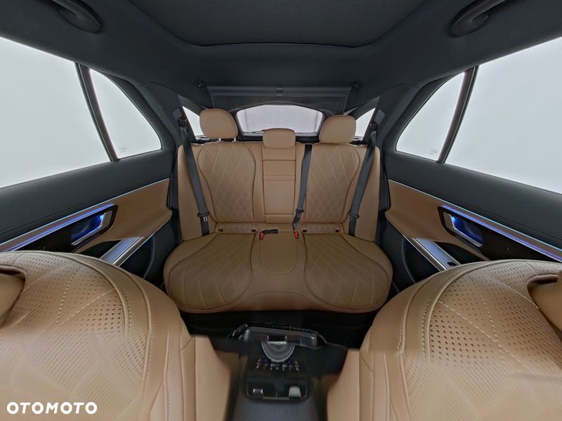 Mercedes-Benz Klasa E 300 de PHEV 4-Matic AMG 9G-Tronic - 11