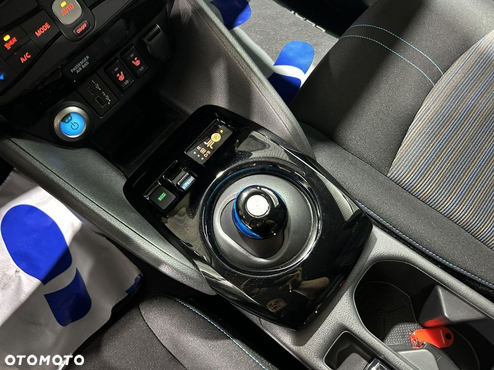 Nissan Leaf - 14