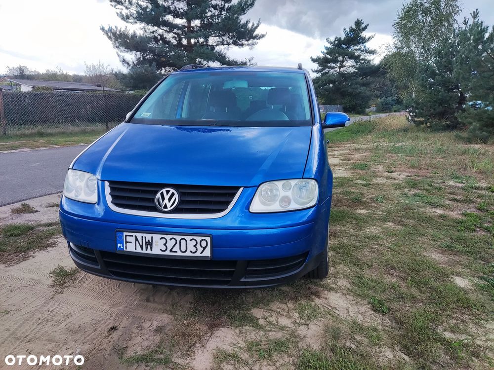 Volkswagen Touran 1.6 FSI Basis - 9