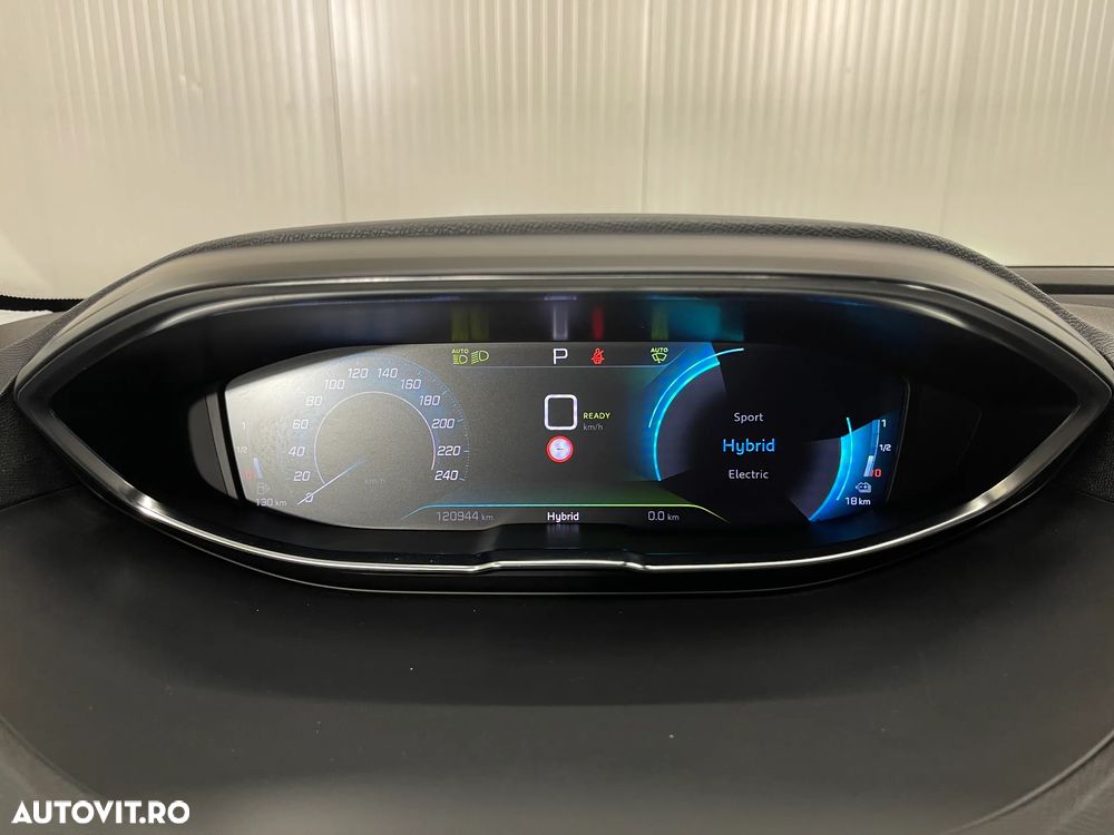 Peugeot 3008 PHEV 225 EAT8 Allure Pack - 29