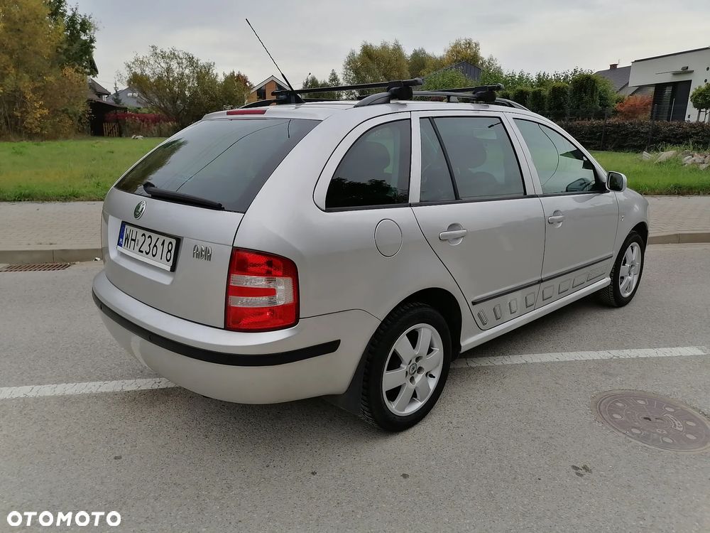 Skoda Fabia 2006 photo 3