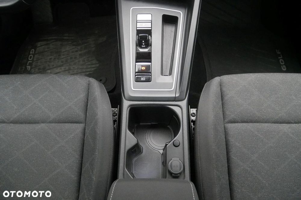 Volkswagen Golf Variant - 11