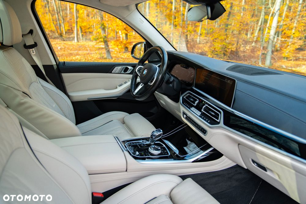 BMW X7 M50i sport - 9