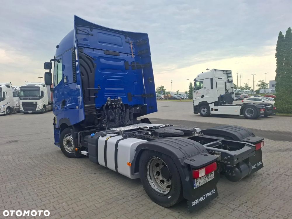 Renault T-HIGH - 4