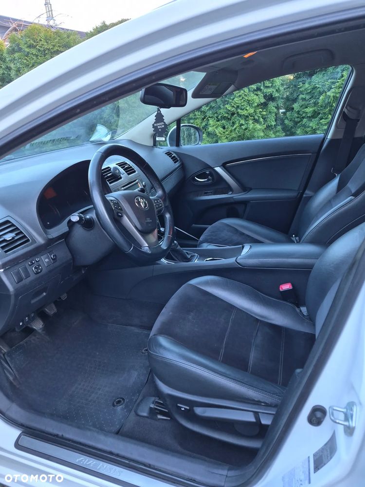Toyota Avensis 2.0 D-4D Premium - 10