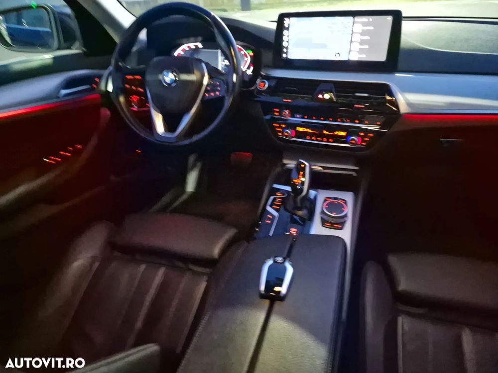 BMW Seria 5 520d xDrive AT MHEV - 13