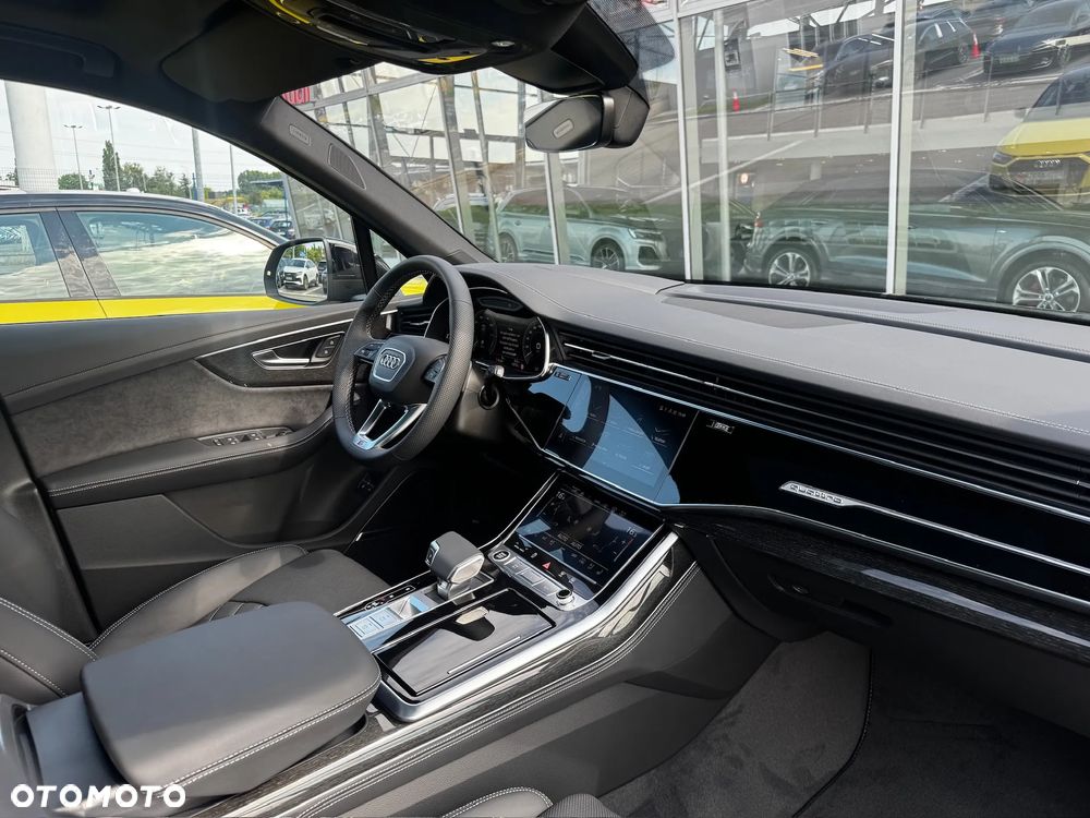 Audi Q7 TFSI e PHEV 360 kW Quattro S Line Tiptr - 38