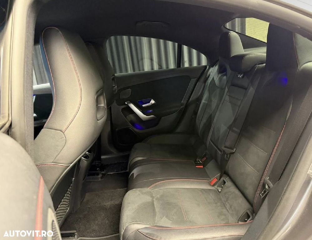 Mercedes-Benz CLA 180 - 11