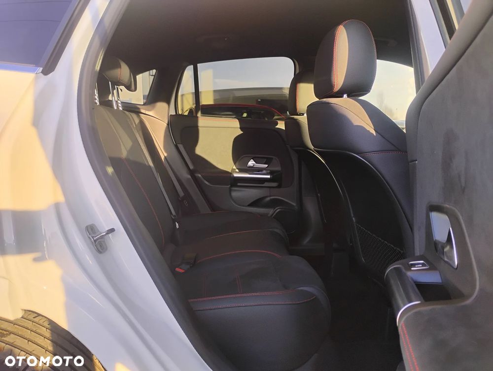 Mercedes-Benz GLA 200 AMG Line - 15