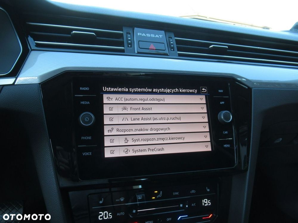 Volkswagen Passat - 24