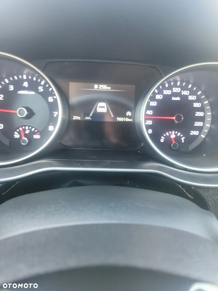 Kia Ceed - 11
