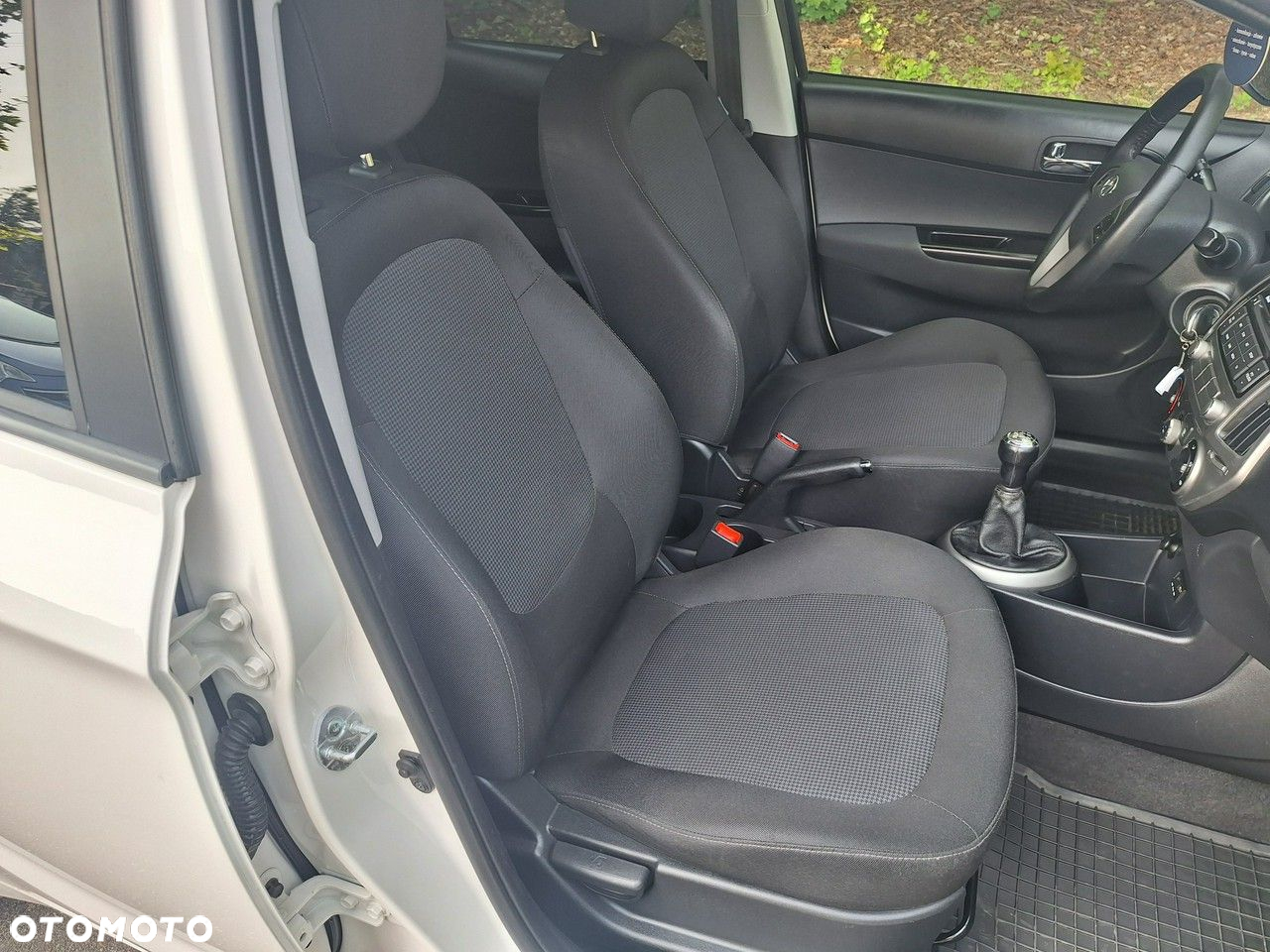 Hyundai i20 1.2 Fifa World Cup Edition - 13
