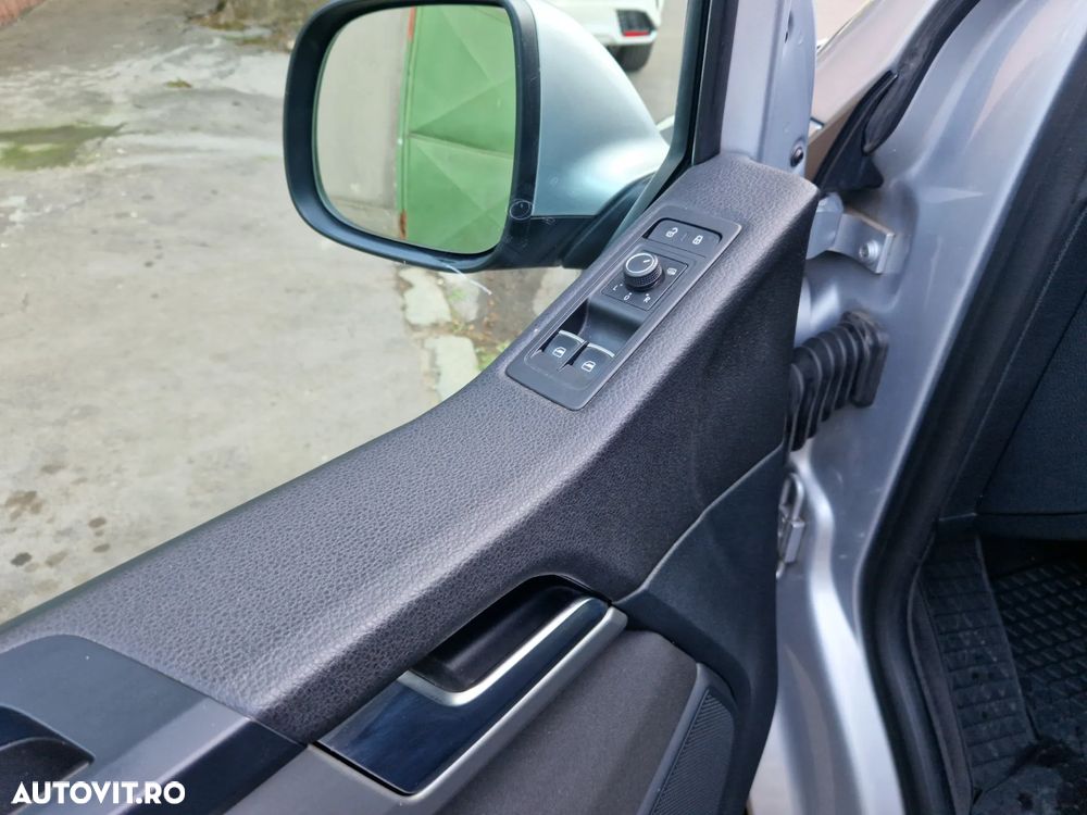 Volkswagen Multivan - 15