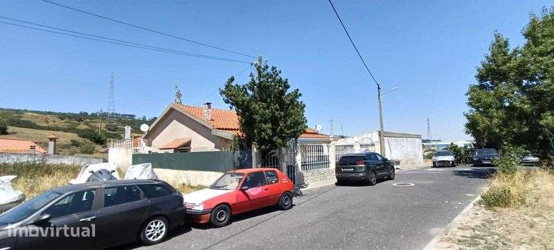 Terreno urbano em São Julião do Tojal - Grande imagem: 3/4