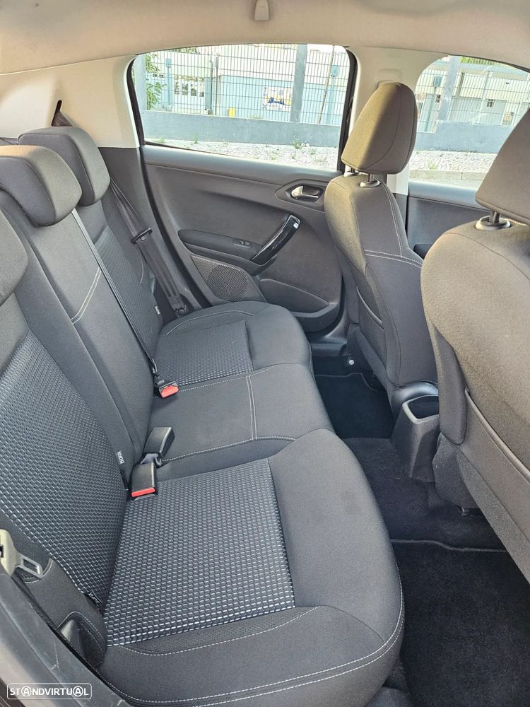 Peugeot 208 1.2 PureTech Allure - 11