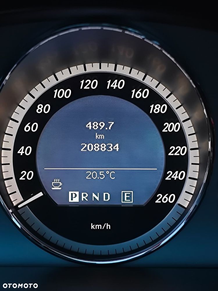Mercedes-Benz Klasa E 250 CGI BlueEFFICIENCY Automatik Avantgarde - 36