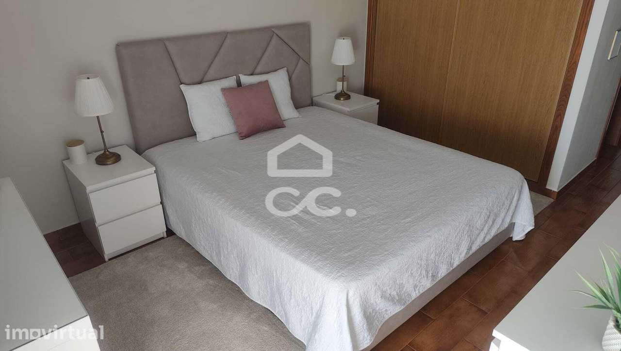 Apartamento T2 zona das universidades, com aproveitamento de sótão. - Grande imagem: 4/33
