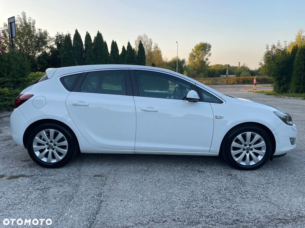Opel Astra 1.4 Turbo Exklusiv - 28