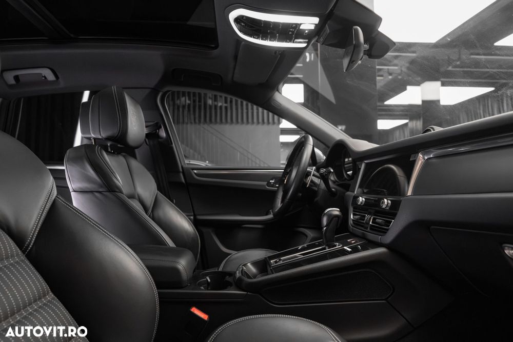 Porsche Macan - 35